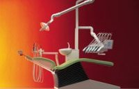 C6 — Гибкая, легкая в управлении стоматологическая установка с подпружиненными шлангами инструментов.